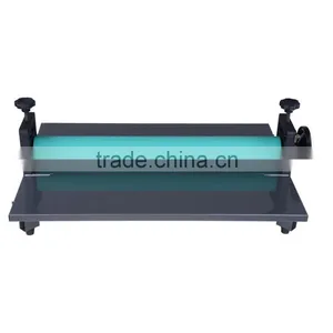 390 Manual Cold Laminating Machine Price thumbnail-2