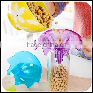 Unique PS Flower Transparent Colorful Food Funnel Manufacturer/wholesale PS Hopper for Sale thumbnail-1