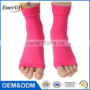 Plantar Fasciitis Foot Sleeves Ankle Graduated Compression Sleeves thumbnail-6