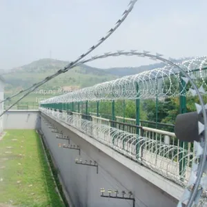 Razor Barbed Wire thumbnail-2