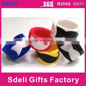 Manufacture Debossed Custom Silicone Rubber Slap Wristband thumbnail-1
