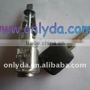 VW Skoda Octavia Left Door Lock thumbnail-1