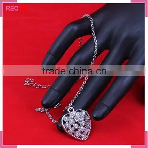 Jewellery Pendant Necklaces Women, Heart Pendant Simple Necklace Designs thumbnail-5