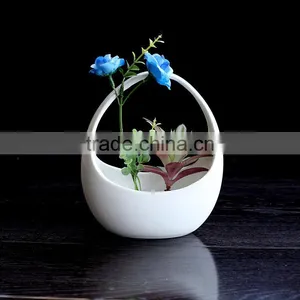 2016 Basket Shaped Decoration White Hanging Ceramic Planter for Flower thumbnail-1