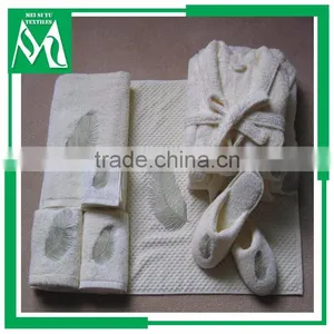 Coral Fleece Salon Robe Fleece Bathrobe Wholesale thumbnail-1