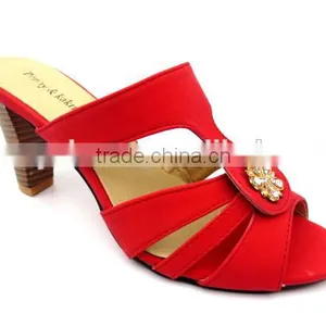 Latest High Heel PU Leather Wood Heel Office Lady Slipper With Golden Button thumbnail-2