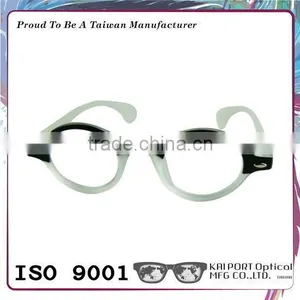 Retro Style and Gradient Color Printed Eyewear thumbnail-2