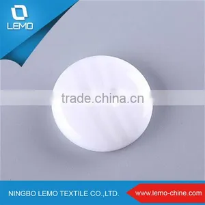 Colour Resin Button/two Holes Resin Button for Clothing thumbnail-1