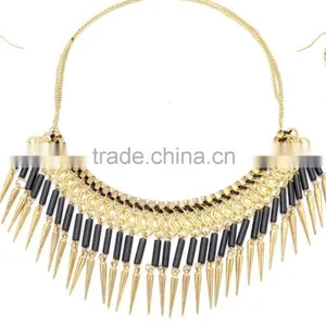 Beautiful Black Neckpiece thumbnail-1
