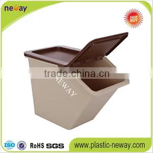 Household Plastic Storage Box With Lid thumbnail-3