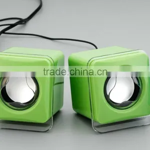 Swimming Pool Floating Waterproof Speaker thumbnail-2