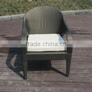 Best Selling Europe Style Luxury Dining Table And Chairs thumbnail-2