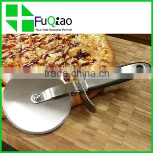 Good Suppliers Food Grade Bakeware Baking Tools Stainless Steel Pizza Cutter Wheel Pizza Blade thumbnail-1