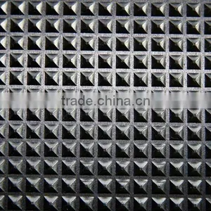 Pyramid Pattern Rubber thumbnail-1