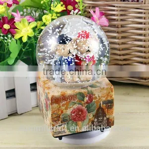 Resin Bear Couple Antique Musical Snow Globes With Blowing Snow thumbnail-2