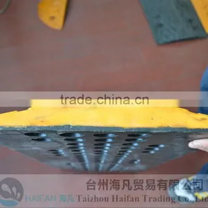 500*320*40mm Rubber Speed Bump Used in Intersection/durable Reflective Speed Bump for Crossroads/protable Speed Hump thumbnail-5