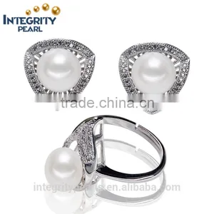 Fashionable Sterling Silver Button Zircon Natural Freshwater Pearl Earring and Ring Set thumbnail-1