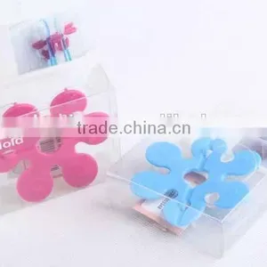 Flower Shaped With Two Suckers Folding Toothbrush Holder thumbnail-1