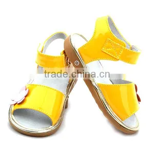 Guangdong Wholesale Factory Squeaky Sandals Fancy Baby Girls Shoes thumbnail-4