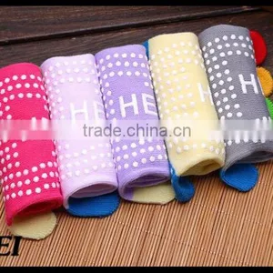 Japanese Five Toe Teen Girl Tube Socks With Grip Socks thumbnail-2