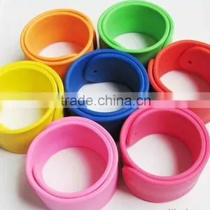 2013 New Style Promotional Eco-friendly Reflective Slap Bracelet thumbnail-1