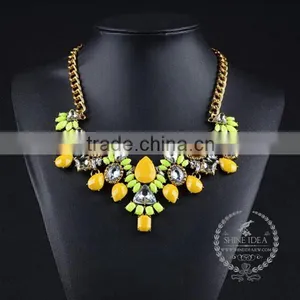 High Quality Vintage Acrylic Rhinestone Chunky Statement Necklace Tin Alloy Fashion Women Pendant Necklace 6390087 thumbnail-4