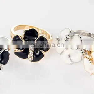 Classic Genuine Austrian Crystals Sample Sales Platinum Plated Black Flower Ring Jewelry Party OFF thumbnail-5