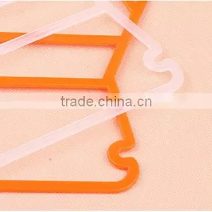Yiwu Wholesale Body Shape Dispaly Plastic Clothes and Pants Hangers for Kids thumbnail-4