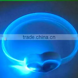 New Design LED Glowing Silicone Magnetic Bracelet thumbnail-3