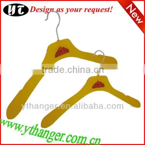PL75 Orange Plastic Hanger for Shirt thumbnail-1