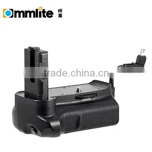 Commlite Camera Vertical Battery Grip/Battery Power/Power Pack for Nikon D3100, D3200 thumbnail-1
