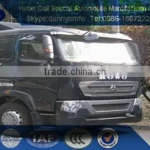 HOWO 4x2 Truck Head Towing Tractor Truck for Sale thumbnail-2