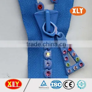 High Quality Single Row Colorful Diamond Custom Puller Rhinestone Zipper thumbnail-5