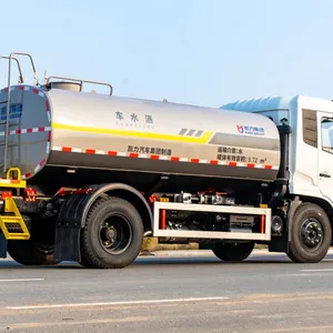 HOWO 4X2 Tanker Truck 10000L Water Spray Truck Price thumbnail-1