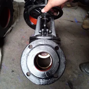 GOST Hard Seal Gate Valve Flange End Rising Metal Seat Gate Valve Cast Iron Gate Valve thumbnail-3