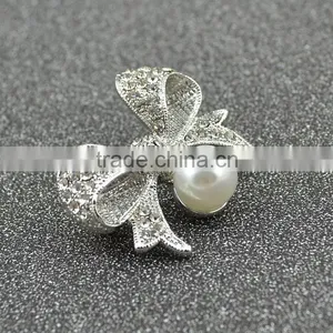 Best Selling Sweet High-Grade Korean Bow Of Pearl Zircon Brooch thumbnail-5