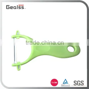 Cheap Plastic Vegetable Peeler thumbnail-1