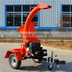Briggs and Stratton Engine Wood Chipper Machiner TC4 With Trailer Hitch thumbnail-1