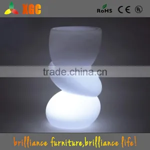 Lighted Outdoor Flower Pots PE Material Waterproof Led Flower Pot,plastic Led Flower Pot With Waterproof Batery thumbnail-2