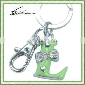GREEN LETTER L KEY HOLDER WITH CRYSTAL thumbnail-1