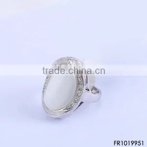 Cream Opal Silver Moroccan Wedding Ring thumbnail-1