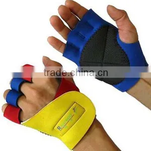 2016 High Quality&Waterproof Neoprene Sport Gloves,with SBR on the Plam thumbnail-1