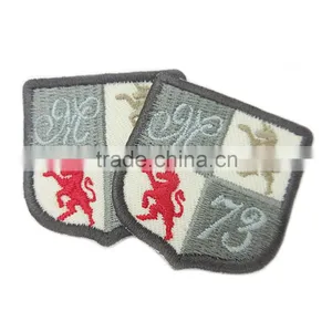 Custom Colleague Embroidered Patches no MOQ, Name Brand Patch Embroidery Badge thumbnail-3