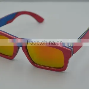 2015 New Fashion Recycled Skateboard Wood Sunglasses Frame Outisdie Black Inside Red Sunglasses Mens Polarized Sunglasses thumbnail-2