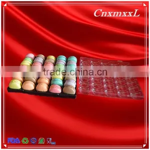 35 Macaron Tray With Clear PET and Black PS thumbnail-4