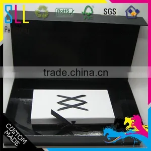 Custom Paper Packing Flat Foldable Gift Boxes thumbnail-1