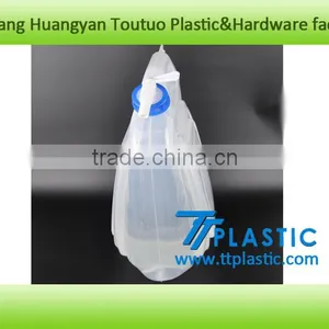 Outdoor 2-Gallon Expandable Water Carrier thumbnail-1