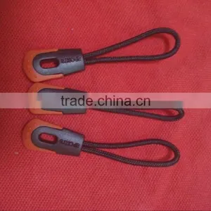 Customized High Quality Clothes PVC Puller thumbnail-1