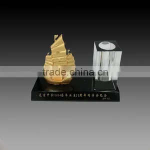 Golden Sailing Boat k9 Optical Glass With Black Crystal Base Engraving Pen Holder Quality Choice thumbnail-1
