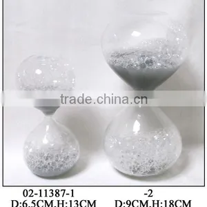 Pretty Silver Gray Bubble Hourglass thumbnail-1